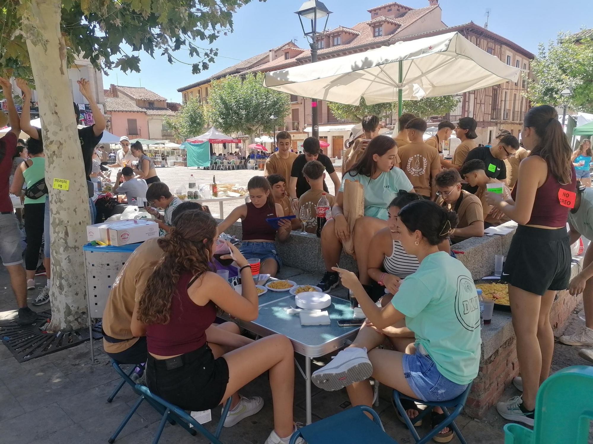 GALERÍA | Las peñas aportan sabor a las fiestas de Toro