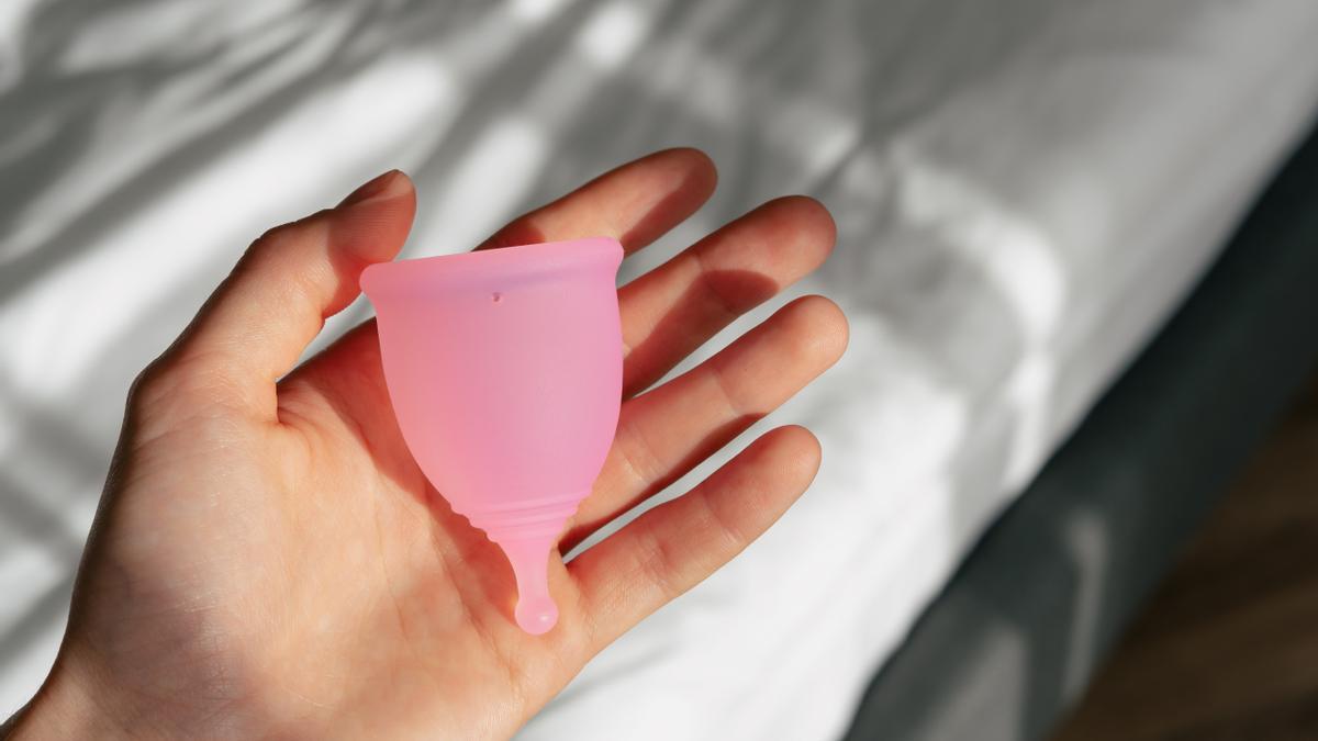 COMO LIMPIAR LA COPA MENSTRUAL | Cómo limpiar y esterilizar la copa  menstrual día a día