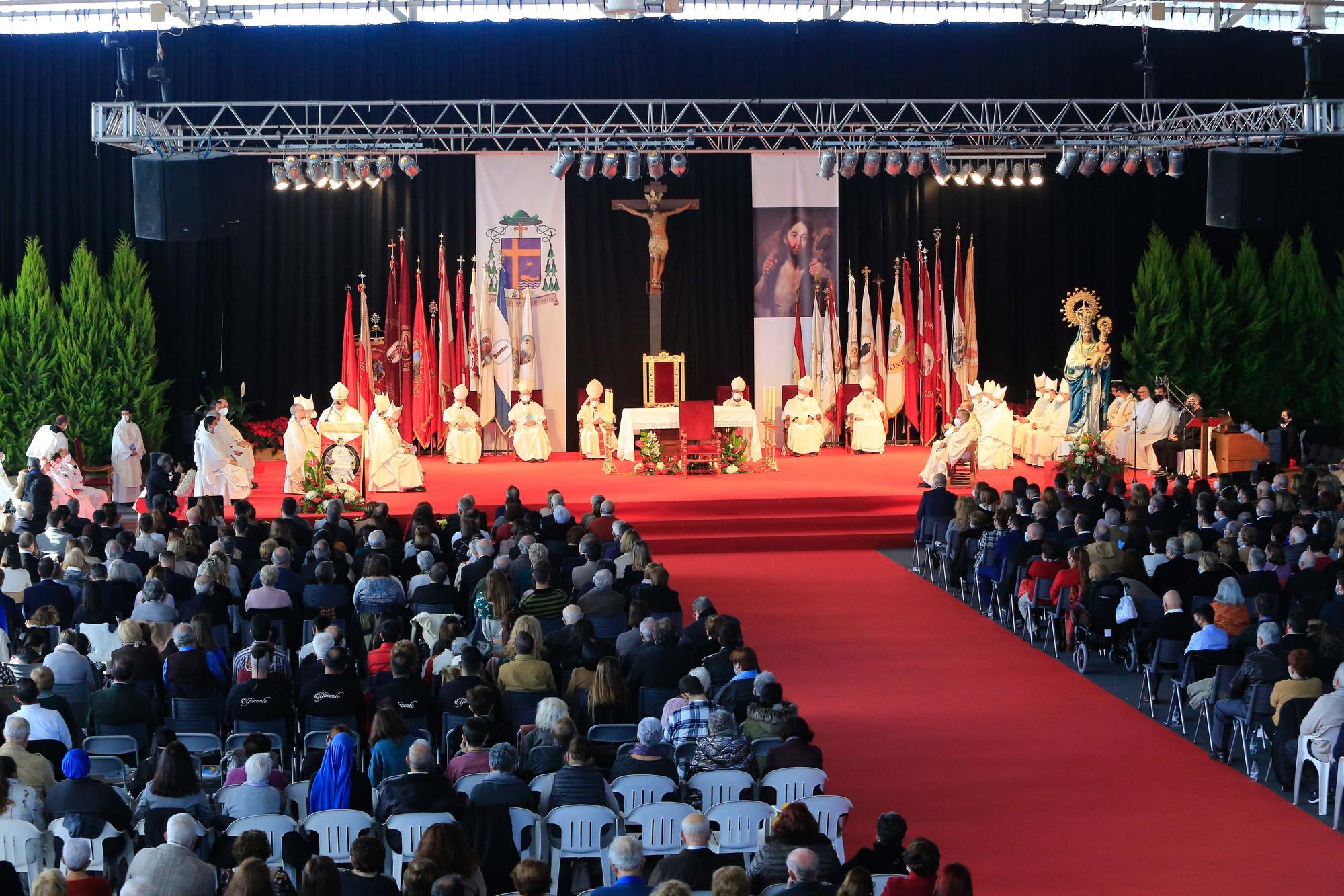 Ordenación del obispo en el Recinto Ferial