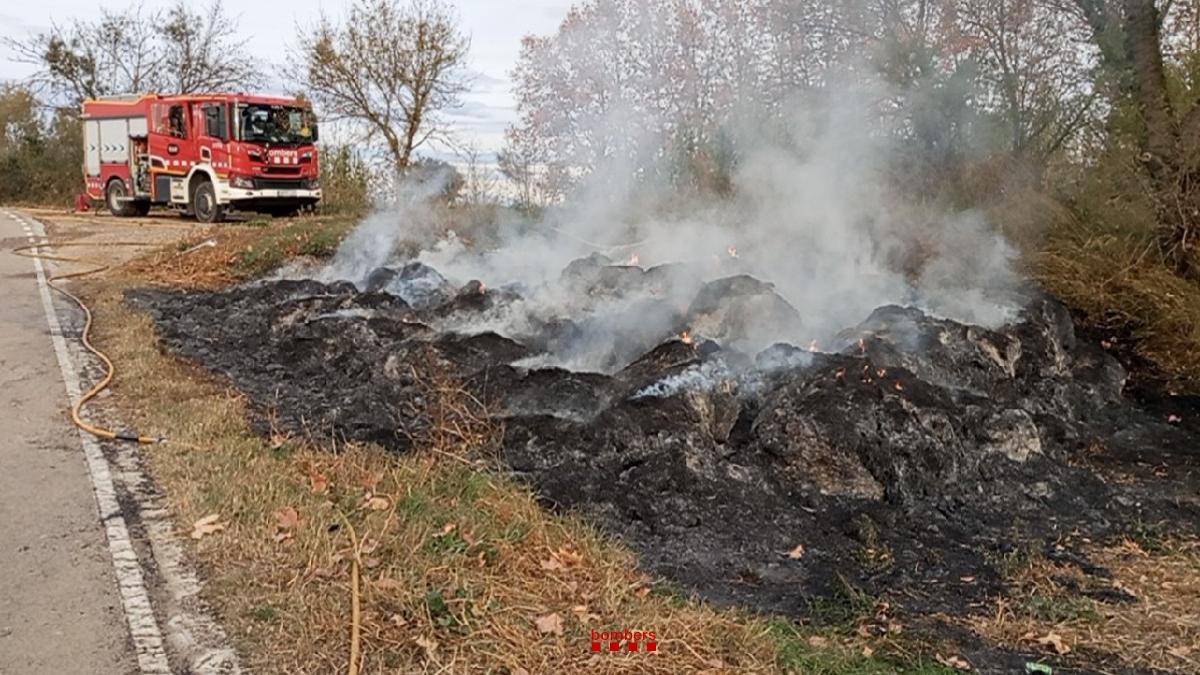 Els Bombers aquest matí controlant la zona del foc