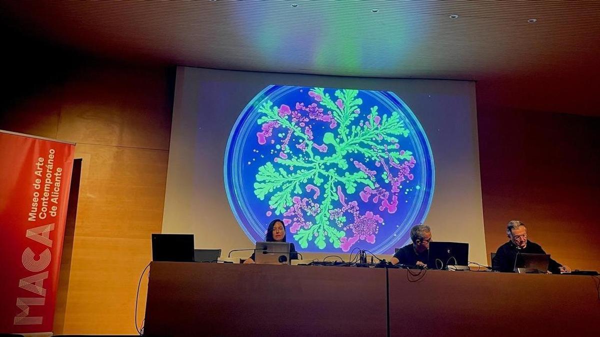 Formas audiovisuales que se crean con el ADN