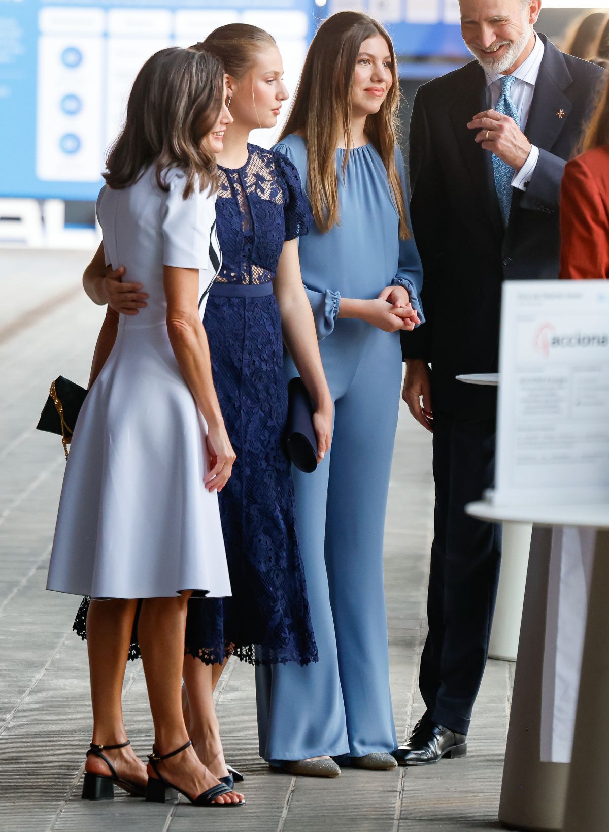 La reina Letizia vuelve a utilizar tacones