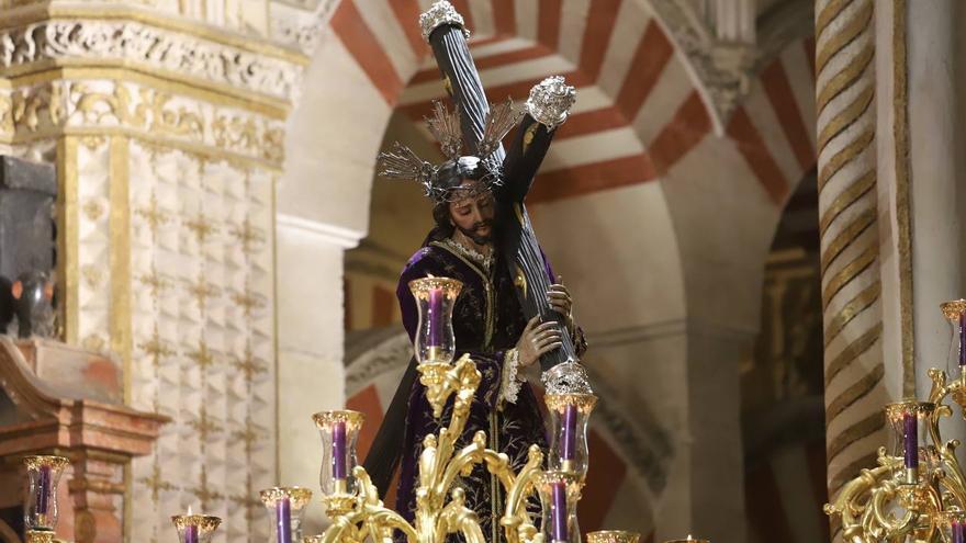 La lluvia impide la procesión de regreso de Jesús del Calvario