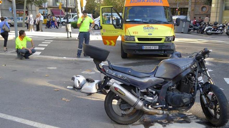 Muere un motorista tras salirse de la carretera en Riudarenes