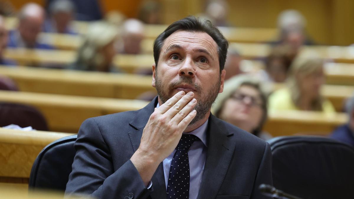 El ministro Óscar Puente, en la sesión de control al Gobierno en el Senado.