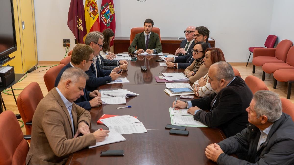 Reunión de la Comisión de Hacienda e Interior celebrada ayer.