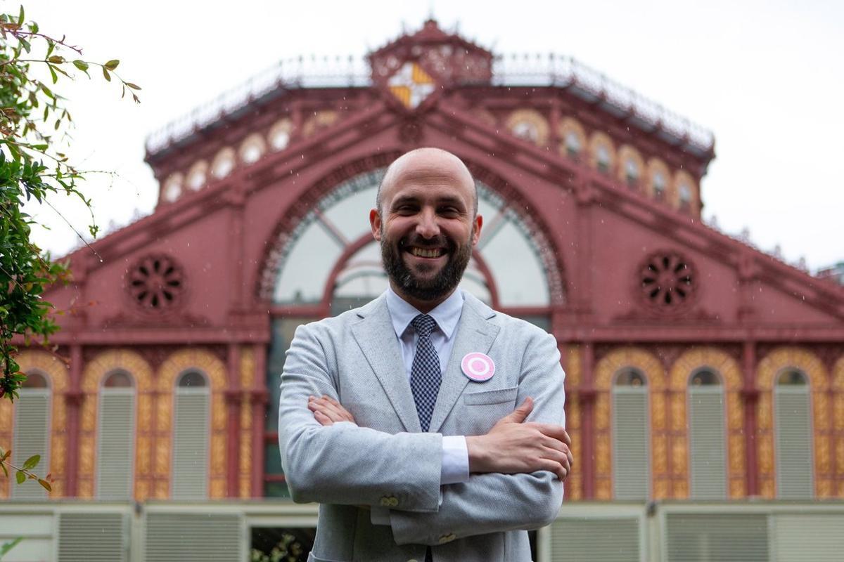 GRAFCAT8184. BARCELONA, 04/05/2019.- El candidato a la alcaldía de Barcelona Jordi Graupera, que se define a sí mismo como la pesadilla de las élites, un error del sistema, afirma en declaraciones a Efe que busca reunir unos 100.000 votos el 26M, para salvar el independentismo de la decadencia y alejarlo del intento de domesticación de ERC y JxCat.EFE/ Enric Fontcuberta