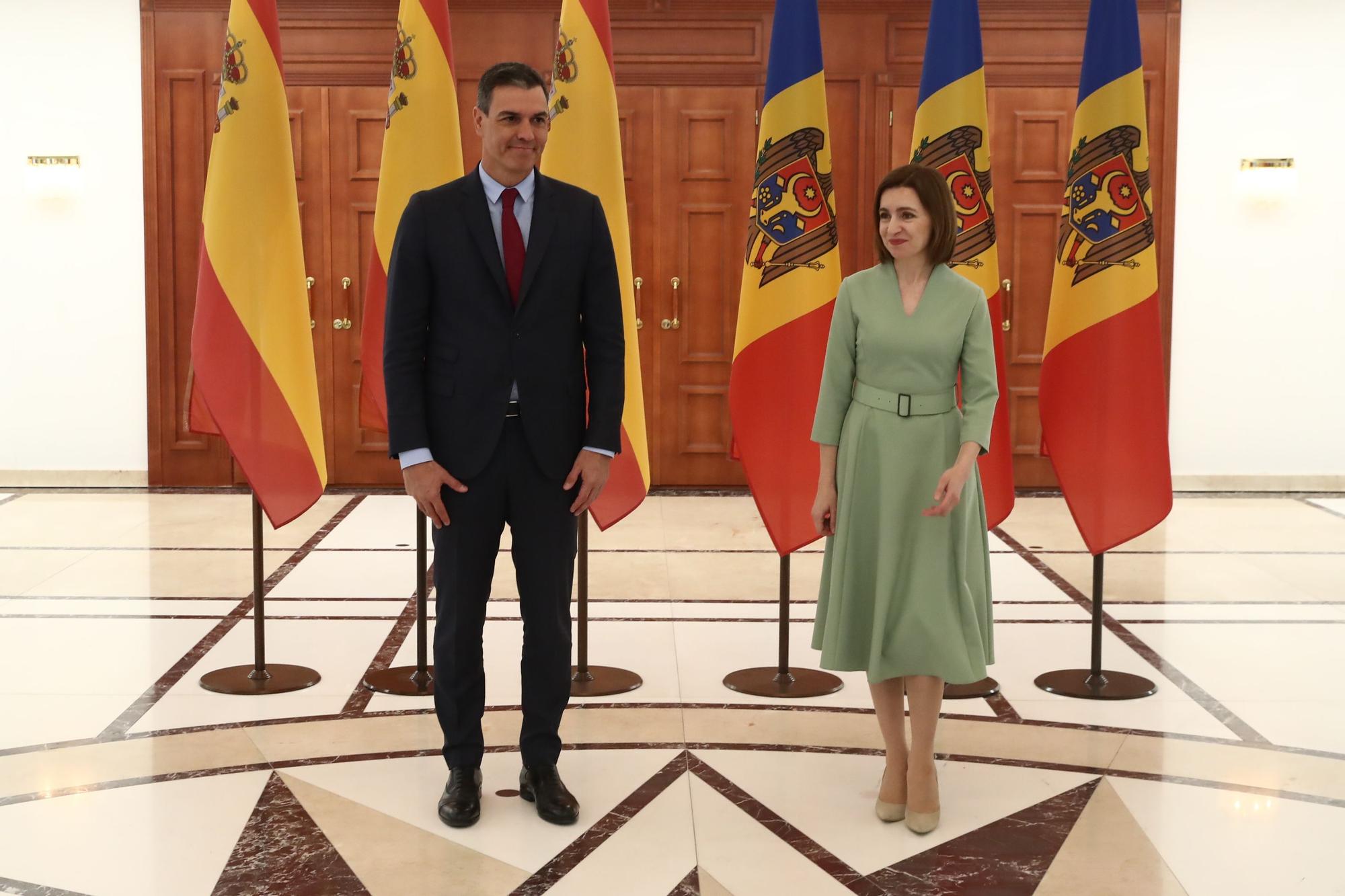 Pedro Sanchez junto a la presidenta de Moldavia Maia Sandu