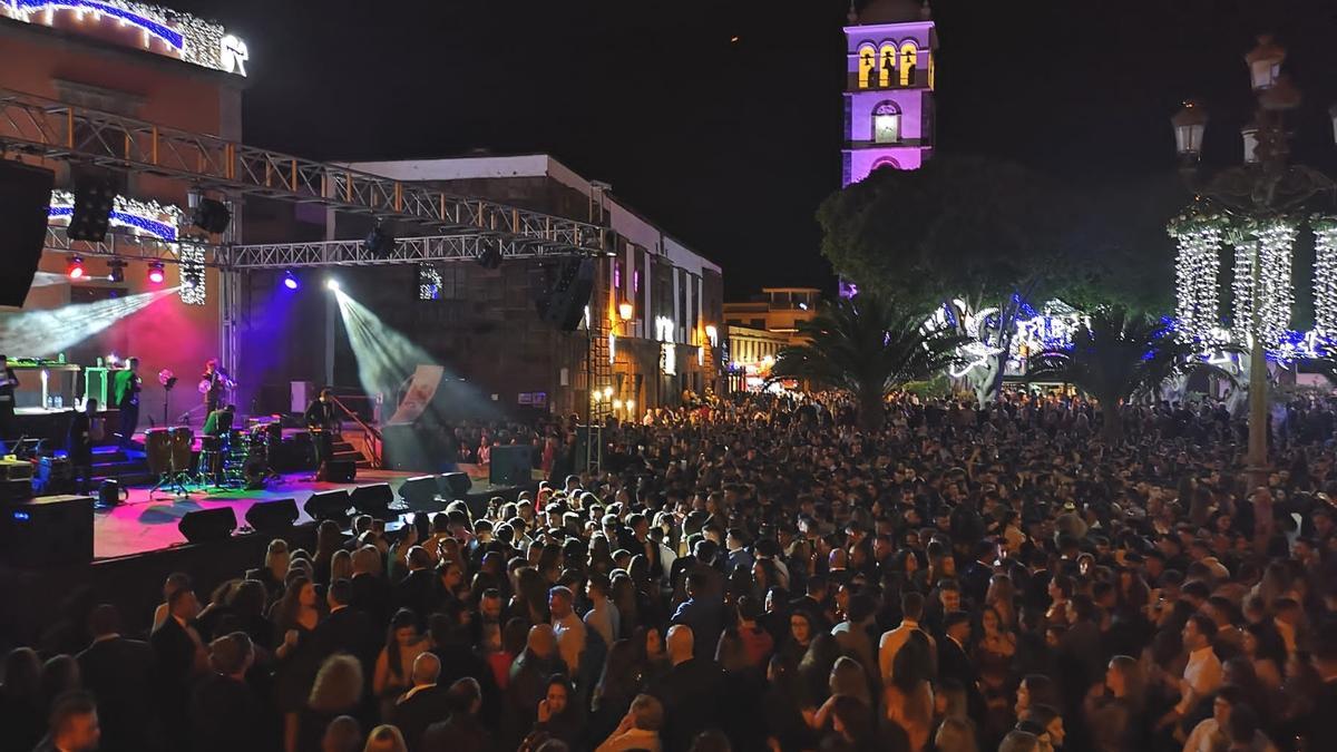 Los tinerfeños esperan entrar en 2026 al buen paso de las orquestas canarias y en la calle