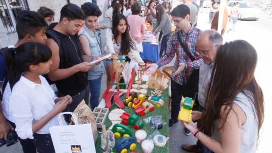 El Mercat de Cooperatives de centres de Secundària organitzat fa dos cursos al centre de Girona.