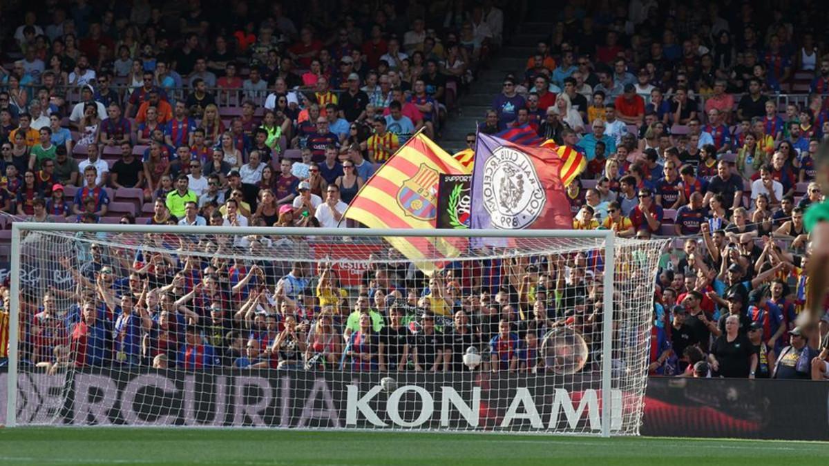 El Camp Nou está harto de los errores arbitrales en contra del Barça