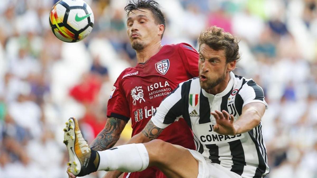 Los tifosi de la Juve temen que Marchisio marche al Milan, como Bonucci  midfielder claudio marchisio  r  fights 170822142744