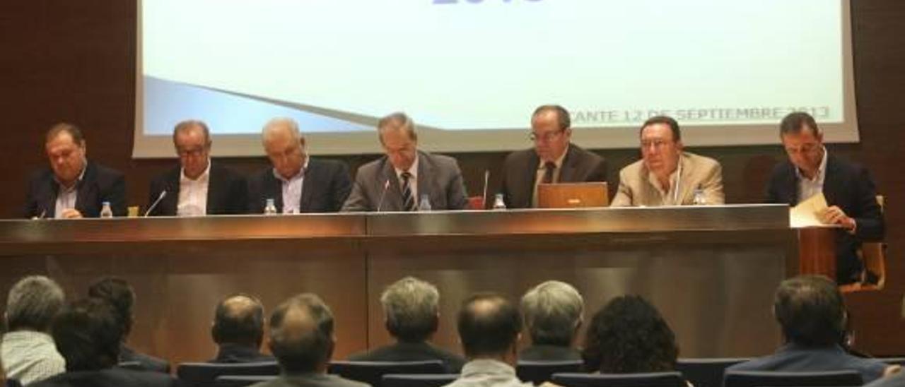 Los dirigentes de Coepa durante la asamblea que se celebró en septiembre del año pasado