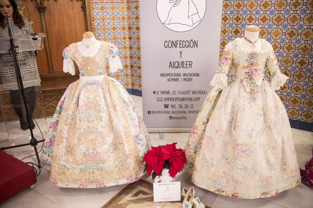 Y estos son los trajes XIX y XVIII de las infantiles, con los que se estrenan Amparo y Paz.