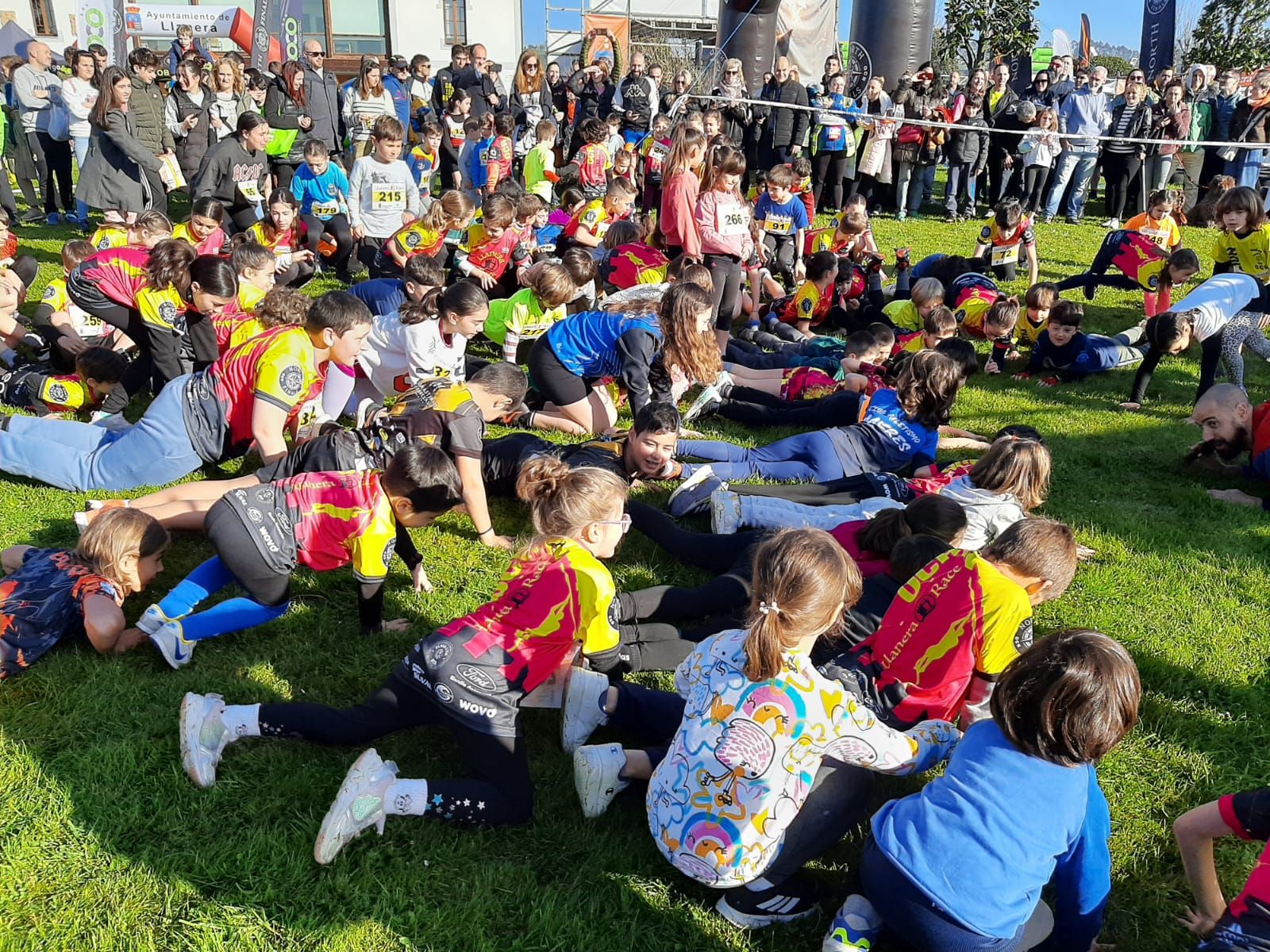 La Llanera Race, en imágenes: así ha sido la multitudinaria carrera de obstáculos