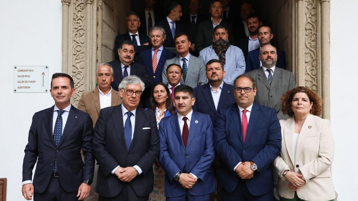Encuentro de trabajo de la Confederación de Empresarios de Galicia con el comisionado del Corredor Atlántico, José Antonio Sebastián.
