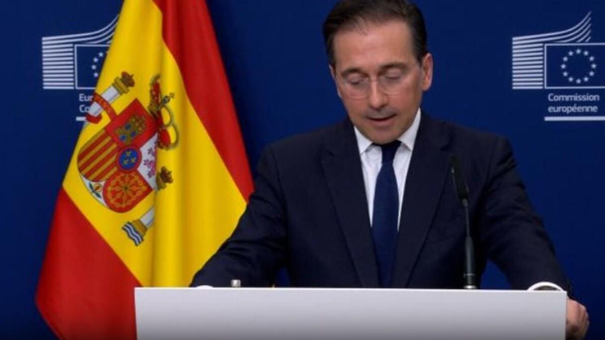Albares aclara que los controles Schengen los realizará España en Gibraltar