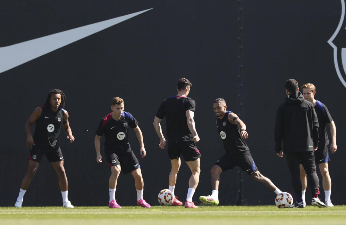 Koundé, Fermín, Lewandowski, Raphinha y De Jong, en la última sesión.