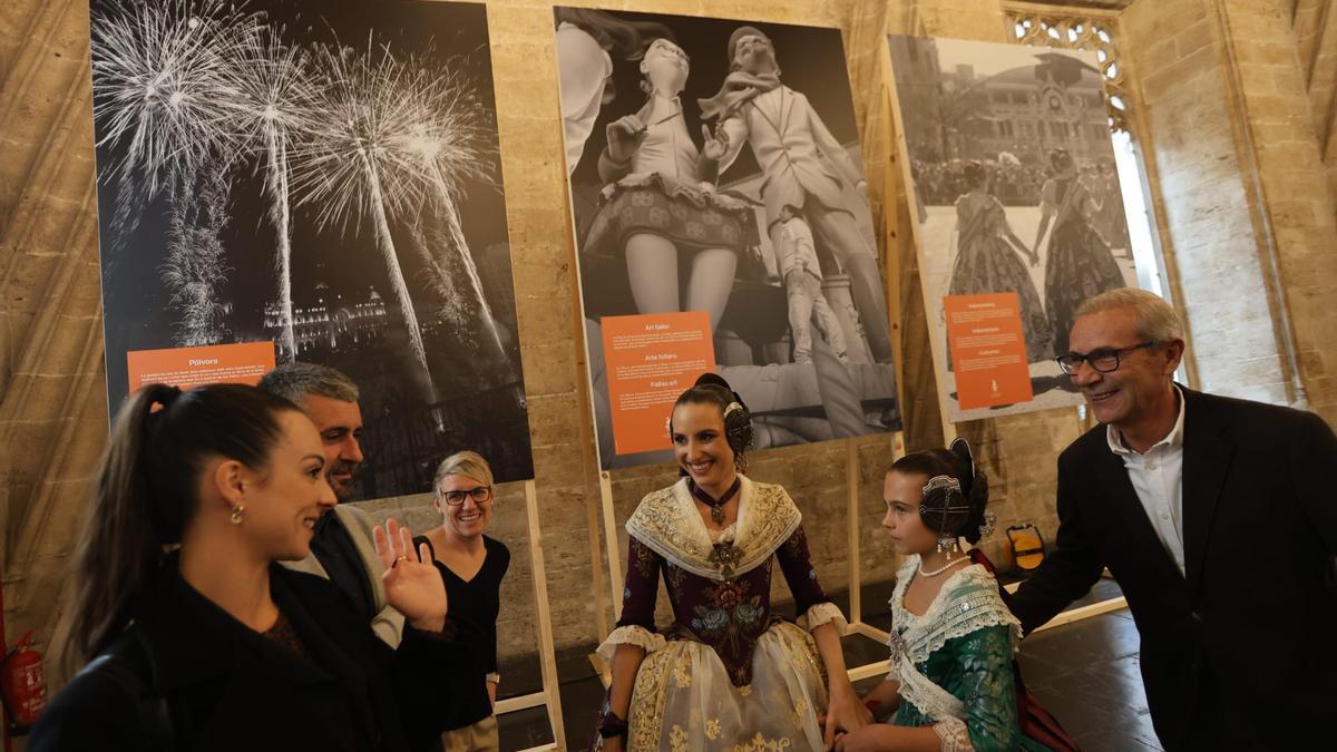 Inaugurada en la Lonja una exposición por la designación de las Fallas como Patrimonio de la Humanidad