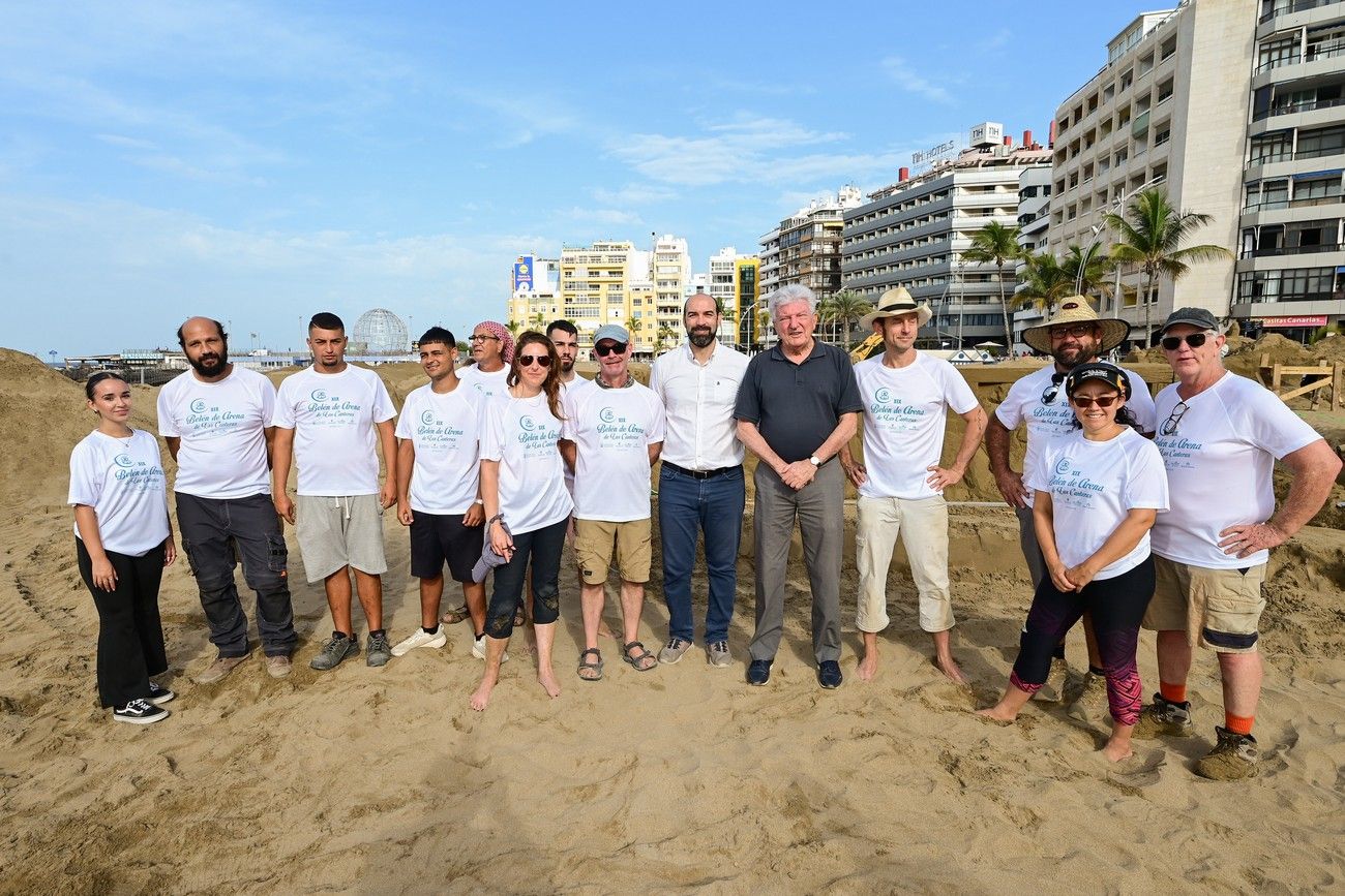 Preparación del Belén de Arena de Las Canteras