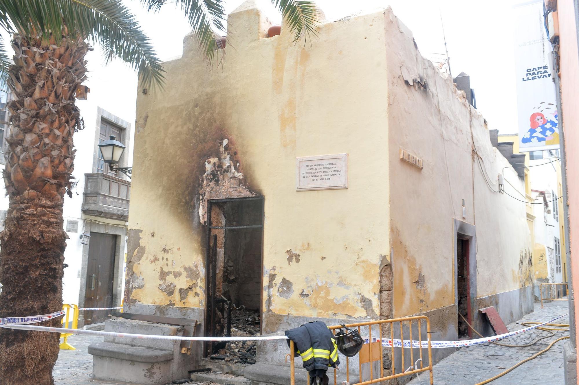 Casa antigua incendiada en Vegueta