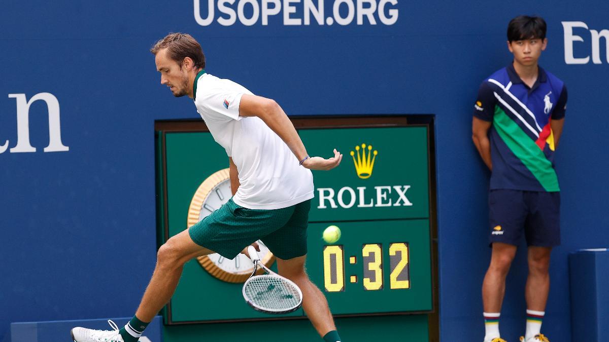 Medvedev superó por 6-0, 6-4 y 6-3 al español Pablo Andújar