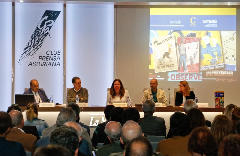 Presentación del libro "Cartelería de Prevención de Riesgos Laborales" en el Club Prensa Asturiana de LA NUEVA ESPAÑA