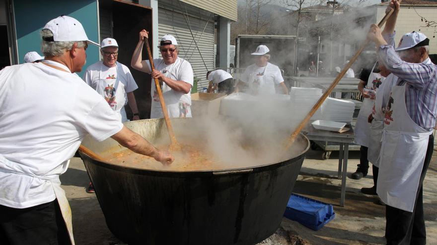 L’arrossada popular del Carnaval de Roses manté el rumb, però canvia de timoner