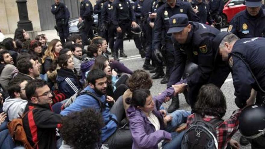 Cientos de personas se manifiestan en Oviedo