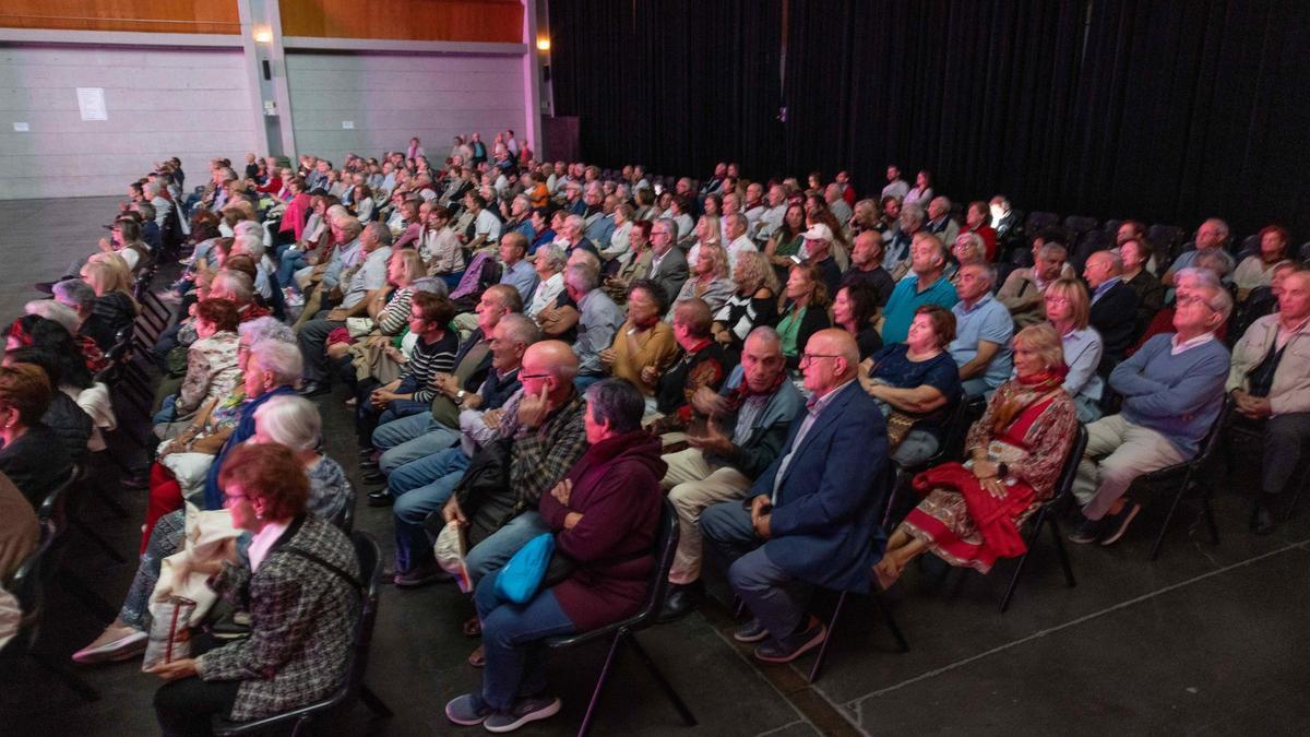 Un grupo de jubilados, en un espectáculo durante las fiestas del pasada año
