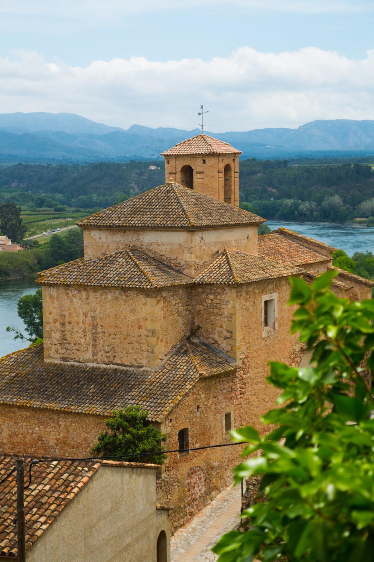 Antigua iglesia en Miravet