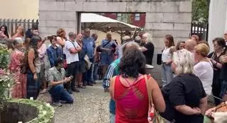 VÍDEO: Avilés rinde homenaje a los dueños de "El Cafetón", fallecidos el pasado lunes tras precipitarse de un sexto piso en un hotel de León