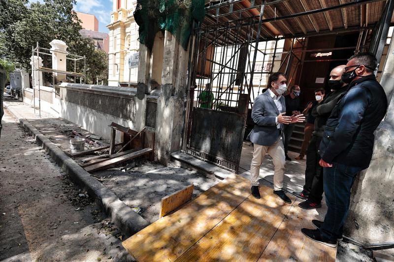 Visita a la antigua Escuela de Comercio de Santa Cruz