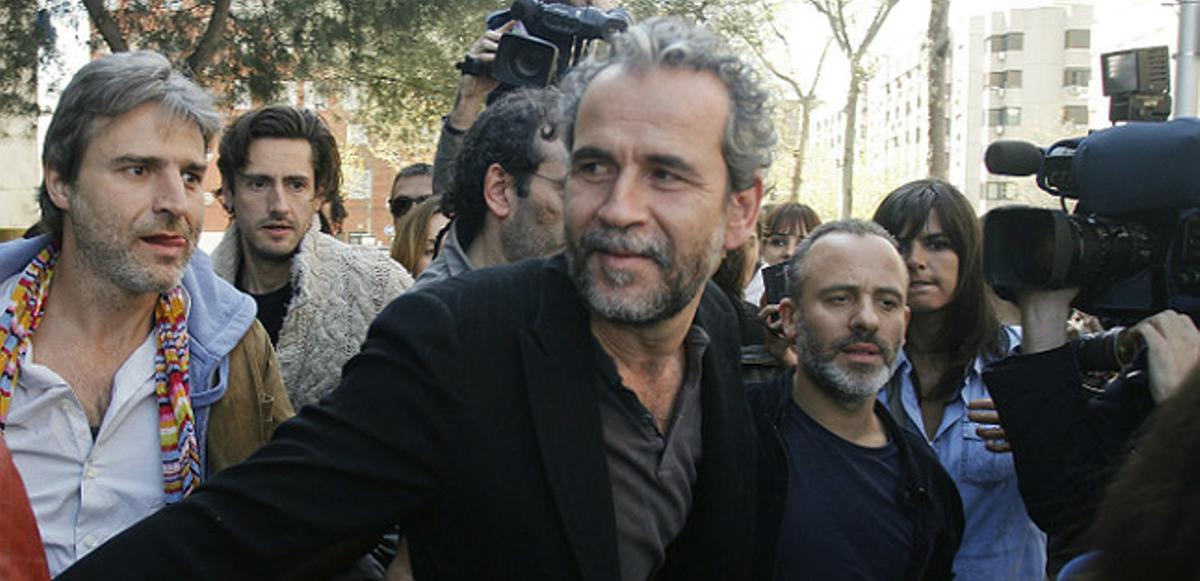 L’actor Guillermo Toledo, en una imatge d’arxiu, escortat pels també actors Alberto San Juan i Javier Gutiérrez, el 2012.