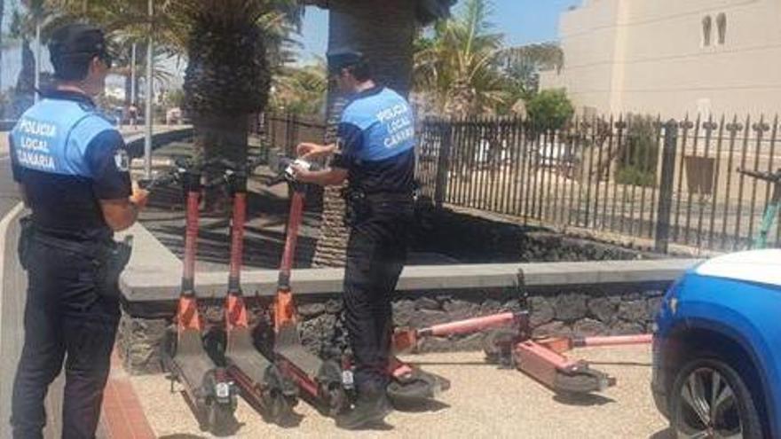 Tías retira 71 patinetes abandonados en solo una semana