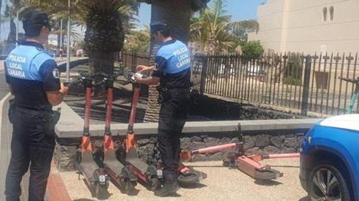 Tías retira 71 patinetes abandonados en solo una semana