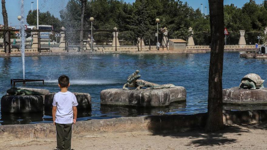 Parque de las Naciones en Torrevieja. | TONY SEVILLA