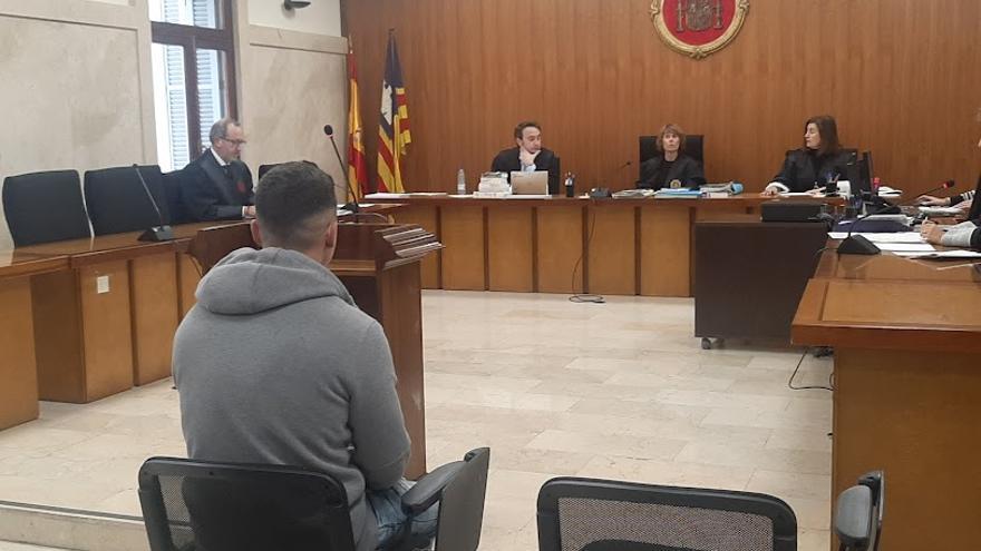 Condenado a dos años de prisión por abusos sexuales a su hijastra en Palma
