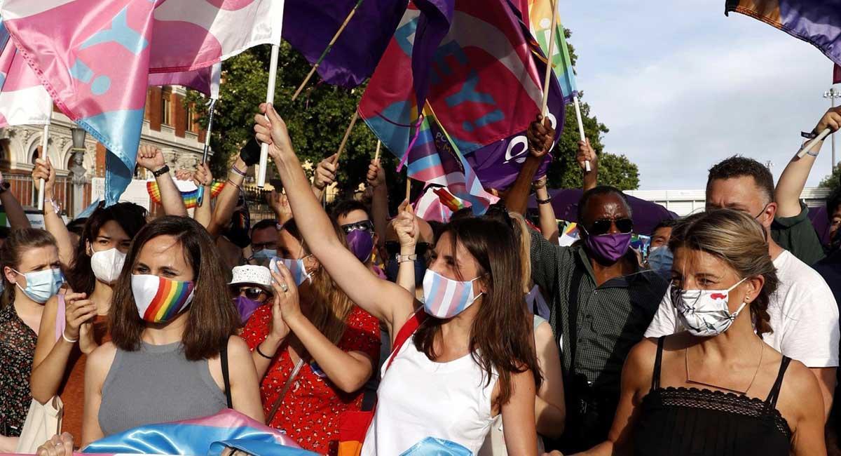 Las ministras Ione Belarra, Irene Montero y Yolanda Díaz, durante la marcha del Orgullo en Madrid.