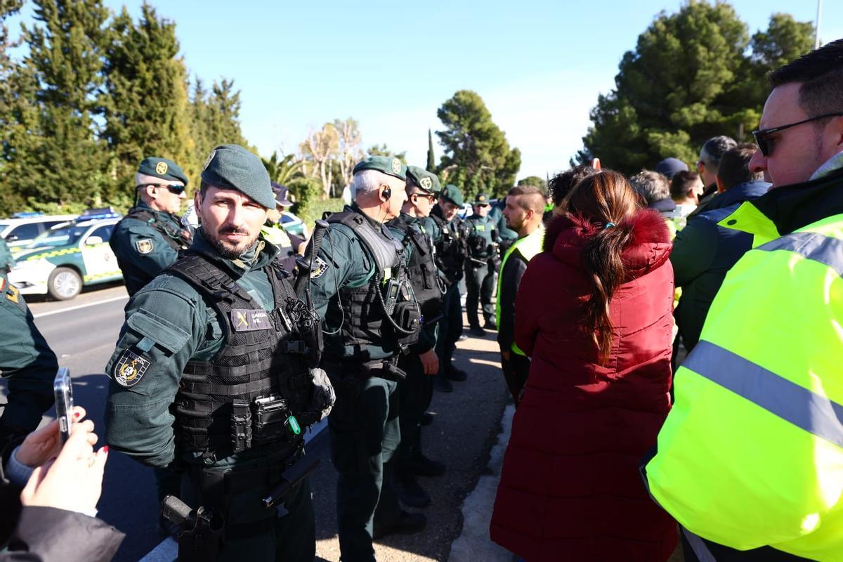 En imágenes | Atascos en los alrededores de Plaza por un protesta de agricultores por el acuerdo del Mercosur En imágenes | Atascos en los alrededores de Plaza por un protesta de agricultores por el acuerdo del Mercosur