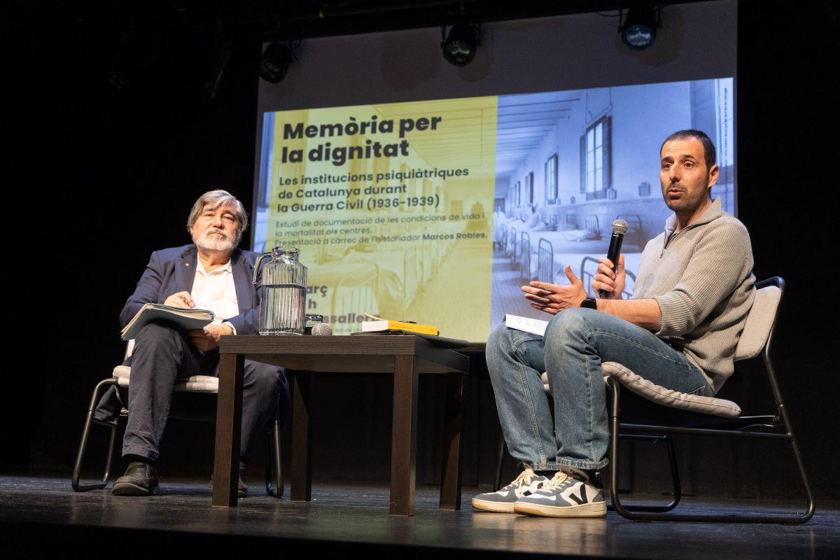 Francesc Xavier Menéndez, director de Memòria Democràtica; i Marcos Robles, historiador, a la dreta.
