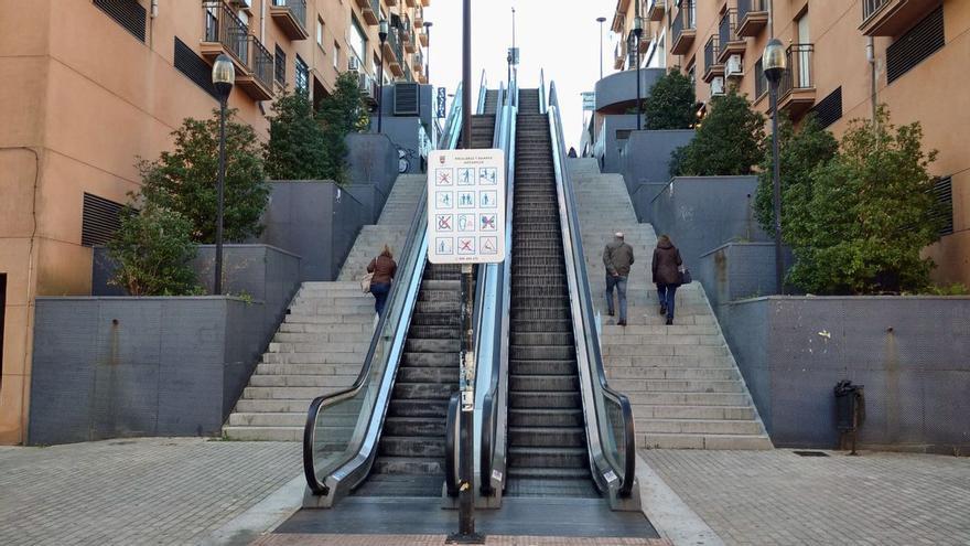 Herida una mujer de 79 años, tras caerse en las escaleras mecánicas de Plasencia