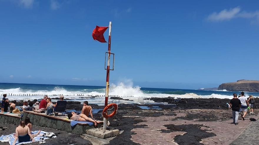 Fuerte oleaje en la costa de Agaete, en Gran Canaria