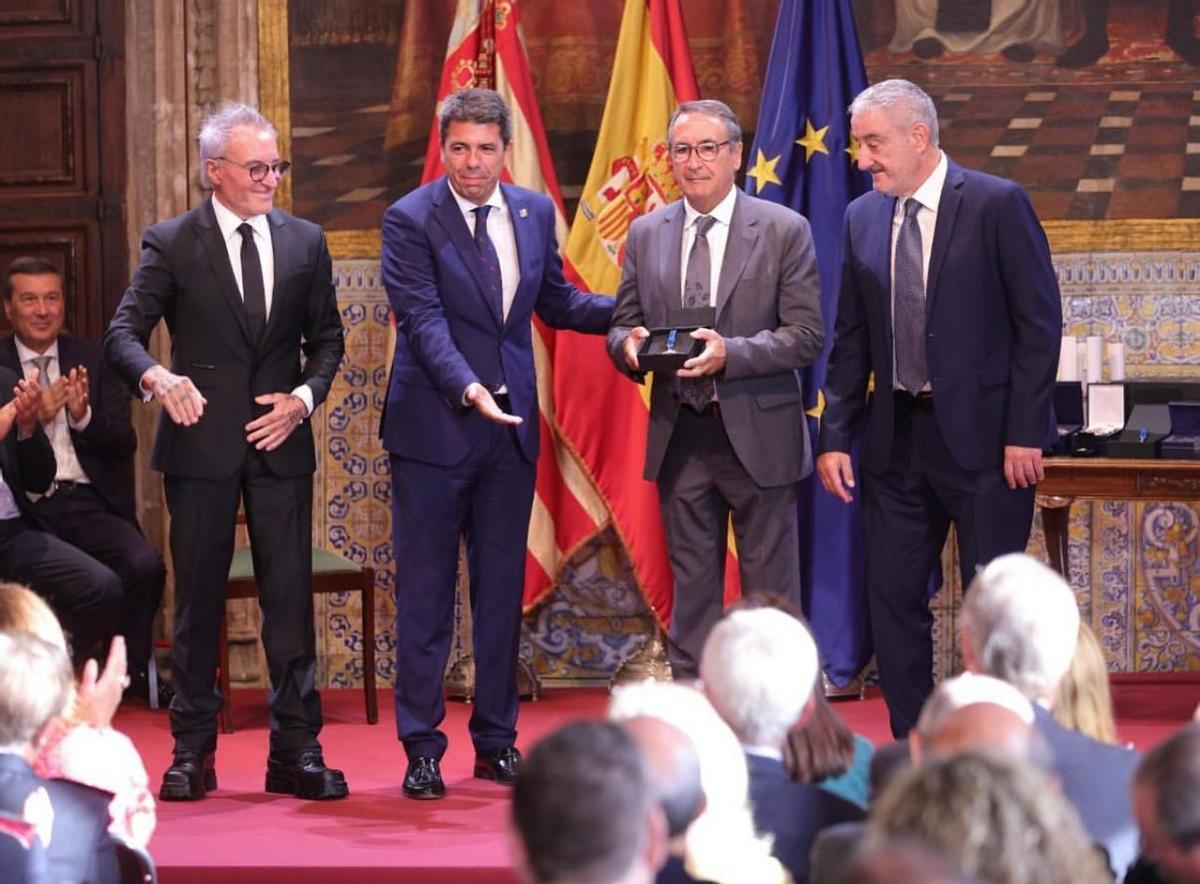 «Alta Distinción al Mérito Social y Empresarial de la Generalitat Valenciana», concedido el 9 de octubre de este año.