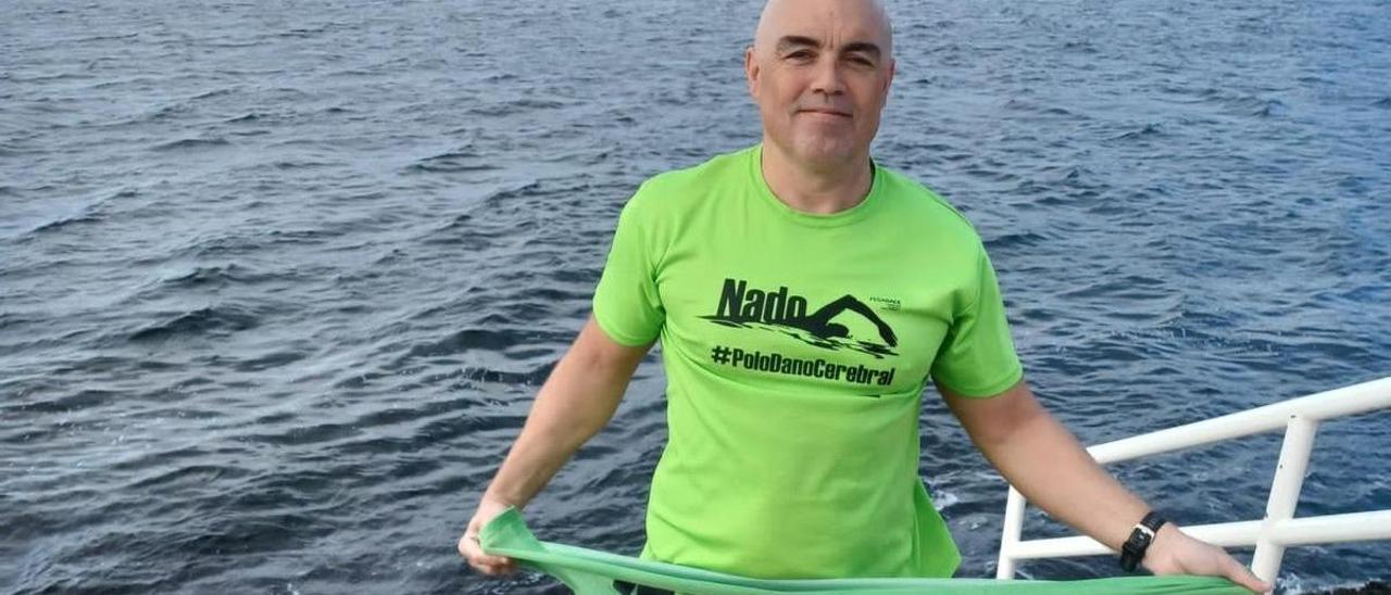 Aitor de Luis, en un entrenamiento en Meira, con la camiseta de Fegadace.