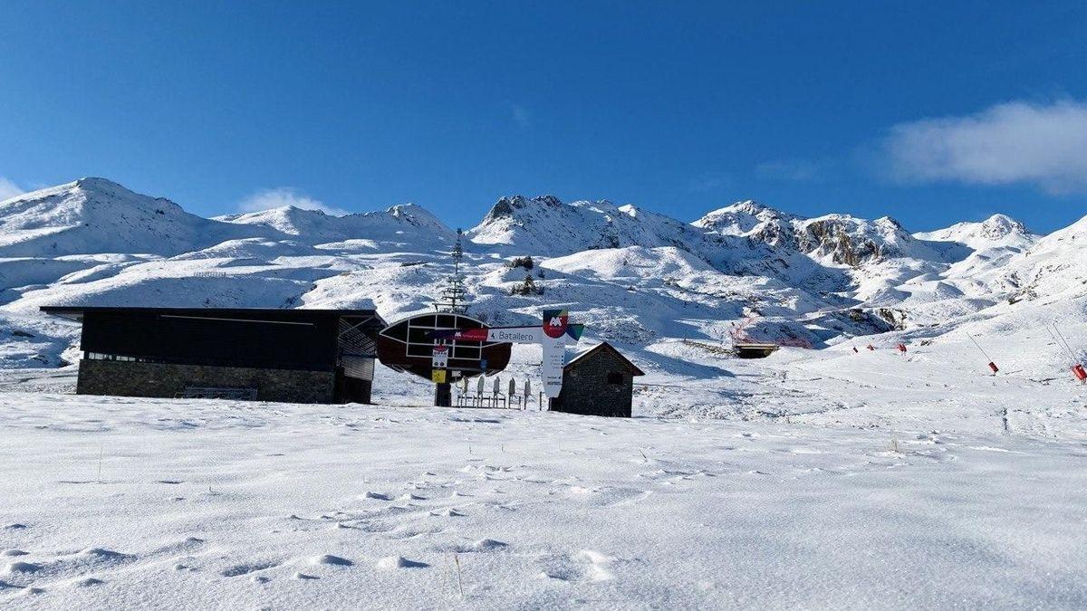 Estampa de nieve, esta semana en el sector de telesilla de Batallero de la estación de Formigal-Panticosa.