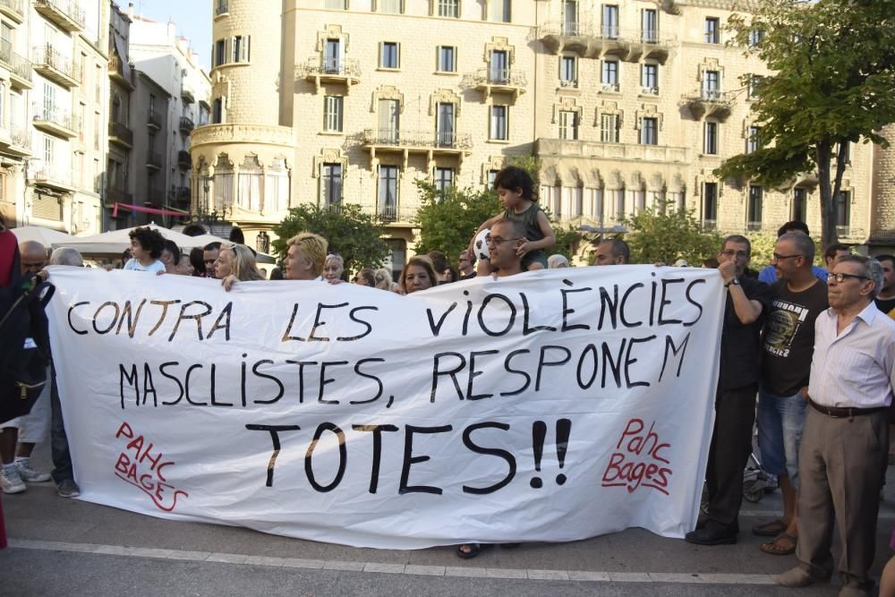 Manifestació a Manresa en contra de la violació d'