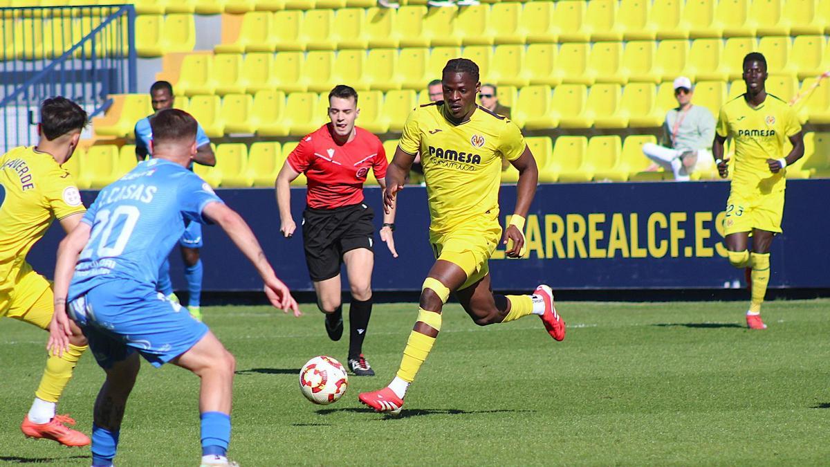 Etta Eyong, con 17 goles, es el segundo máximo goleador del grupo II de Primera Federación