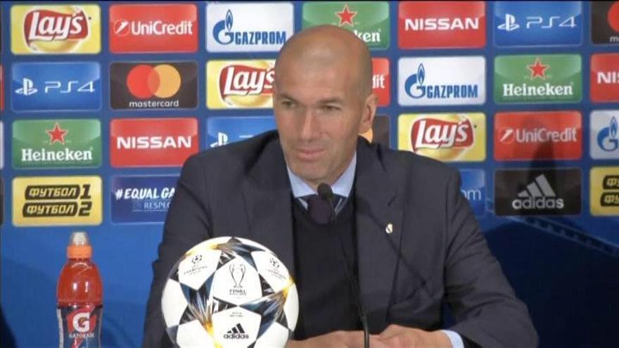 Zidane: "Cristiano se tiene que quedar sí o sí"