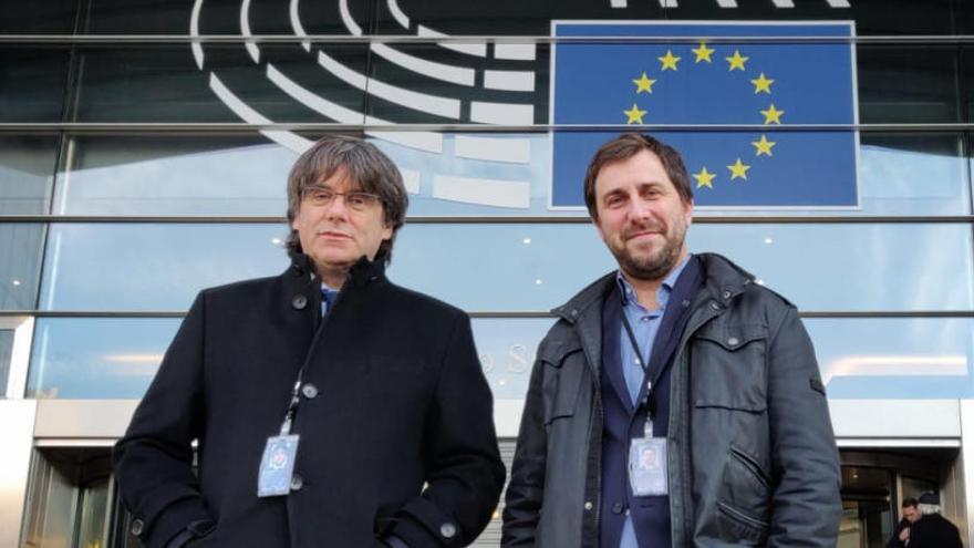 Puigdemont i Comín recullen les acreditacions definitives d&#039;eurodiputats